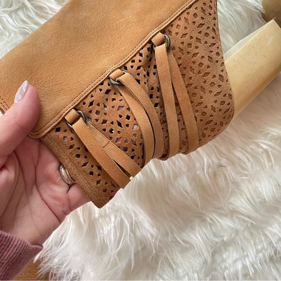 Anthropologie | Miss Albright Cottage Laser Cut Lace Ankle Booties Boots Brown 9 - Picture 3 of 12